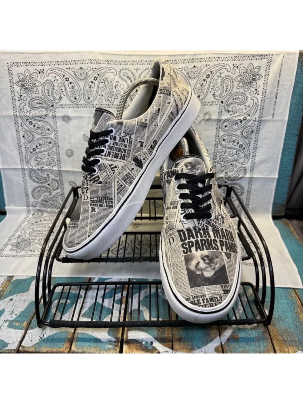 VANS Era Harry Potter Newspaper Print Low Top Sneakers White/Black Mens Sz 13